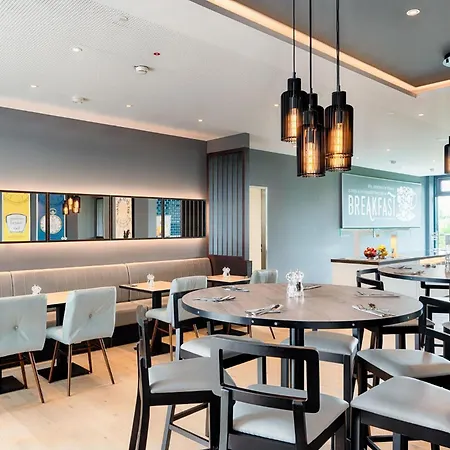 Premier Inn Berlin Airport-3